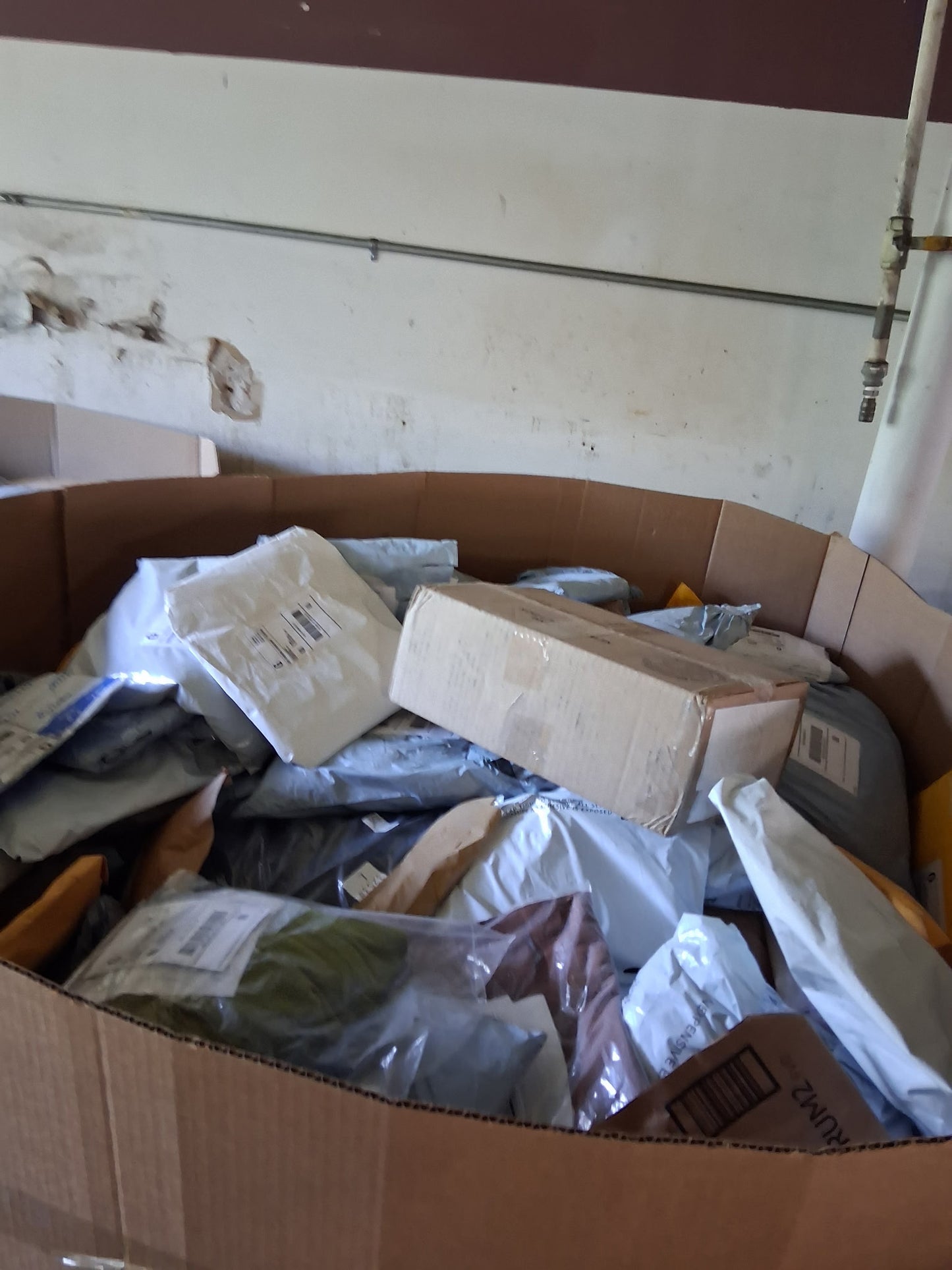 Return Mail Mixed Item Mystery package Pallets