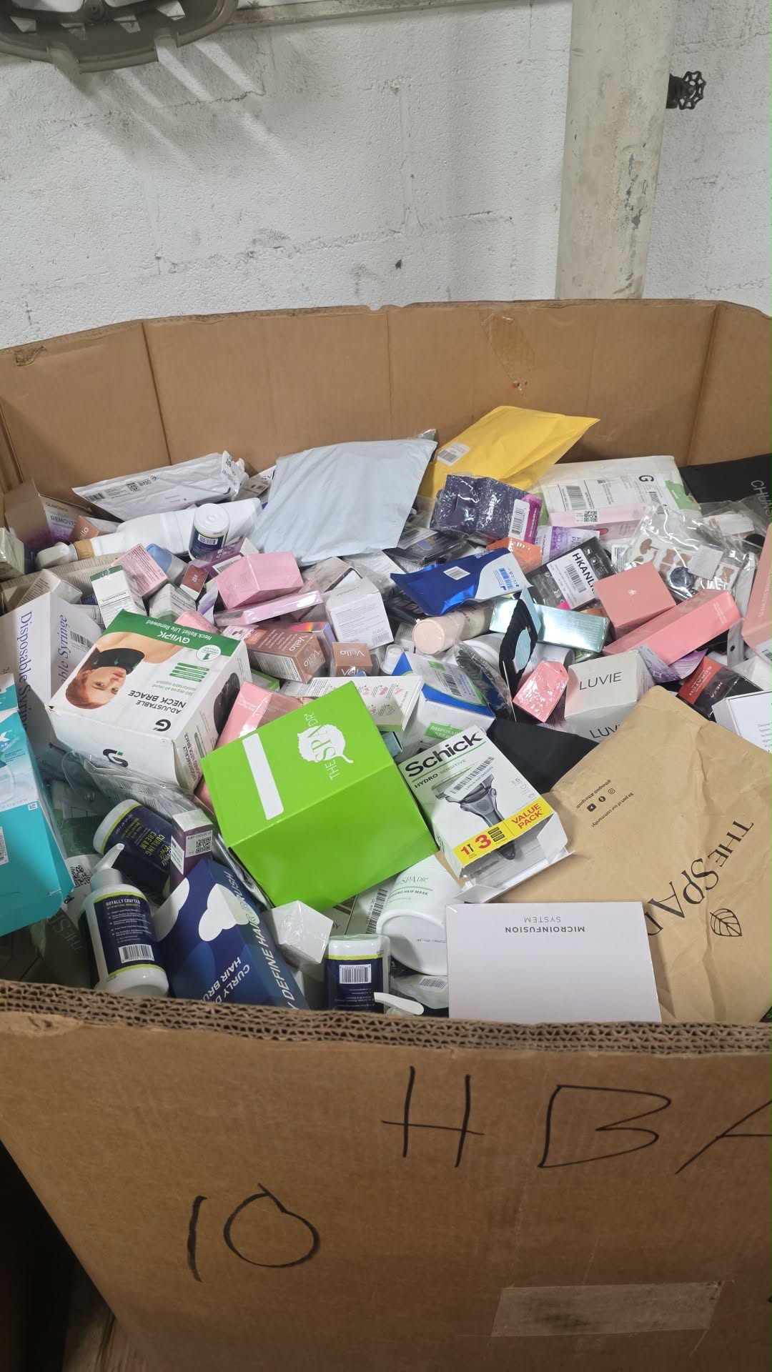 HBA assorted beauty & bath lot