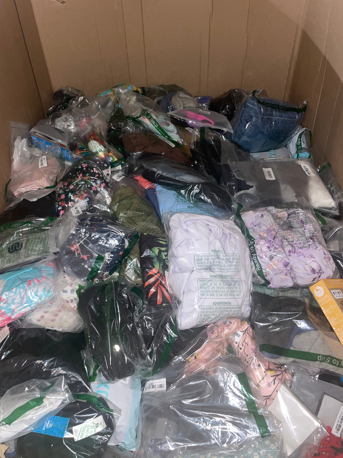 Raw Mixed Apparel and Accessories - 525 Pieces