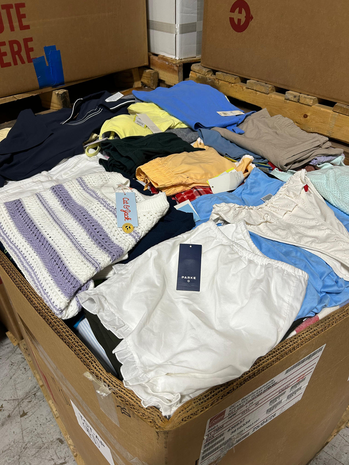 Target Mixed Apparel Pallets 1000 Pieces