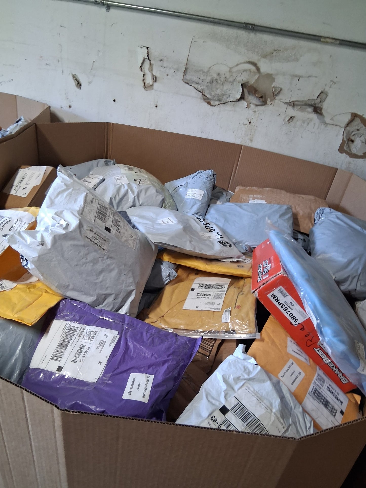 Return Mail Mixed Item Mystery package Pallets